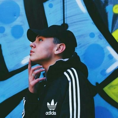 il web mi ha tolto dalla strada💕
-6💜😍
Marco Leonardi🌸 
Manuel Leonardi💖