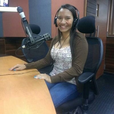 Venezolana / Licenciada en Comunicación Social de la @usm_vzla mención impreso.