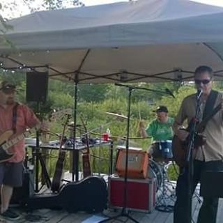 blues,punk,rockabilly, funk.......hands clappin foot stompin junk.

band from backwoods Nova Scotia.... give us electricity and watch us go.