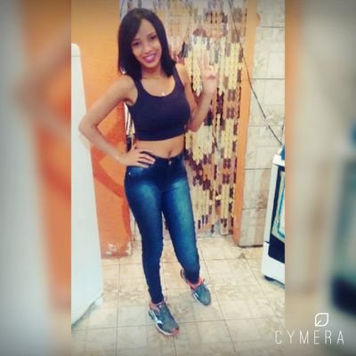 nathaliabonyani's profile picture. - Viva a vida, ouça os seus discos, reveja os amigos, que o melhor nessa vida é viver de coração❤