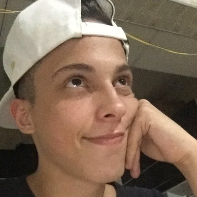 Sou mais um idiota postando bosta na internet então da follow ai é nois