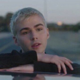 Alexrpg13's profile picture. 