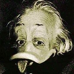 vomTal's profile picture. Klugscheißer, geil und natürlich mit C!!!
Ach ja, und jünger als die anderen :-P