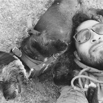 Amante de los animales, el cine, los libros el teatro. Lic. en Mercadotecnia.