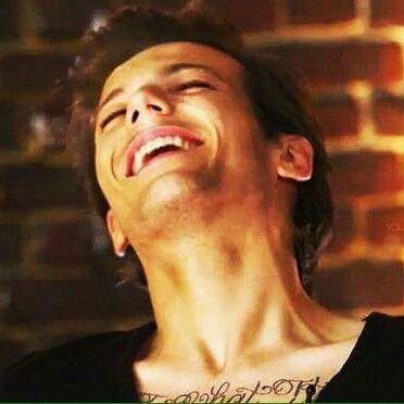 if it is all goes wrong
darling just hold on,stop your crying baby it will be arlight
they told me that the end is near
we gotta get away from here
🆔🆔🆔