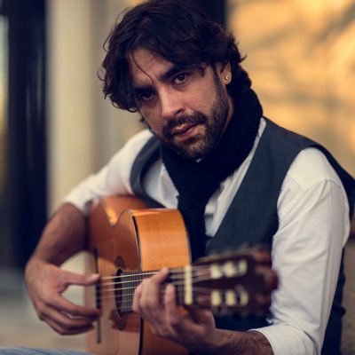 Músico, compositor y guitarrista flamenco.