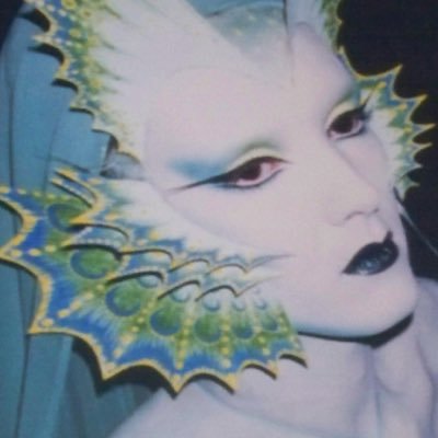 ELIZABETH / ♈️🌞 ♏️🌕 ♏️ ⤴️ / SO ESSENTIALLY A 🎭 MONSTER / BUT W A 💛 OF 🏅