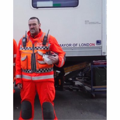 A member of TFL's Emergency Response Unit, a Leyton Orient fan, East ender no living on the south coast. just want to see people happy!