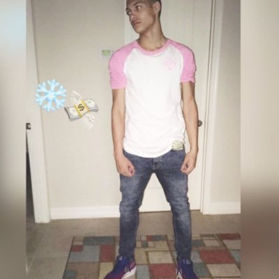 fwmalraps's profile picture. Join the Wave 🌊🥀 main acc is : @fwmal_ SOUNDCLOUD : FWMAL‼️