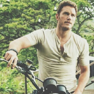 I doɴ'т coɴтrol тнe rαpтorѕ, ιт'ѕ relαтιoɴѕнιp. Bαѕed oɴ мυтυαl reѕpecт. (Jurassic World) (RP) (+21) (#Nate)