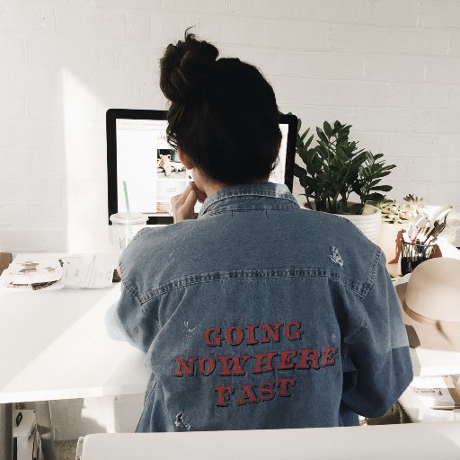 OfficialCaroo's profile picture. I'm a Disney Princess #VolleyFamily   1/5 Janoskians |  Karolina | 21