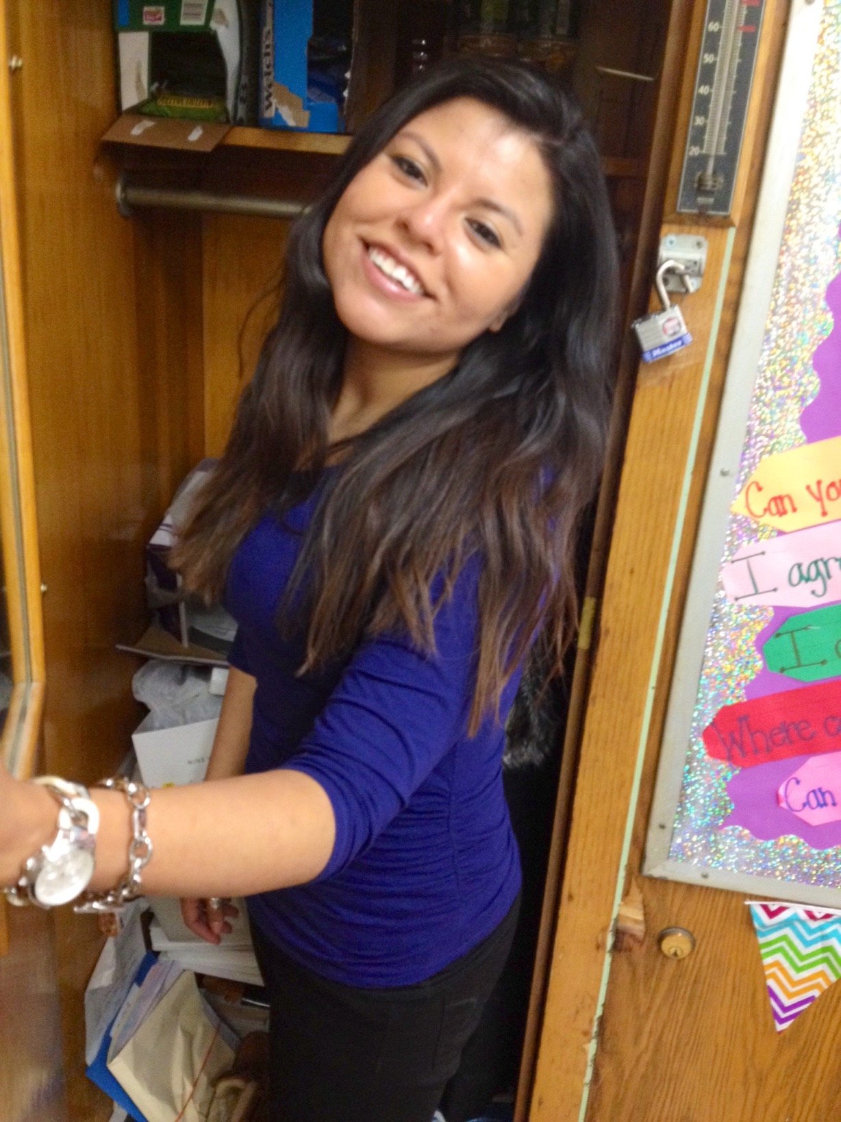 Mrs_Espinall's profile picture. 10th and 12th grade bilingual history teacher👩🏻‍🏫✏️🍎Masters in #BilingualEdu #HofstraPride #OWMade👩🏻‍🎓 family💍👰🏻‍♀️👩🏻‍🍼🐾🇸🇻 #AlwaysLearning📚