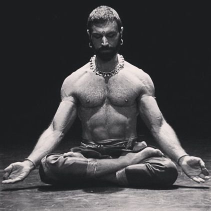 VictorBonventre's profile picture. Instructor de Yoga.Masoterapeuta.Consultor en Ayurveda.Bailarin de danzas clasicas de la India.Estudiante de flauta traversa.