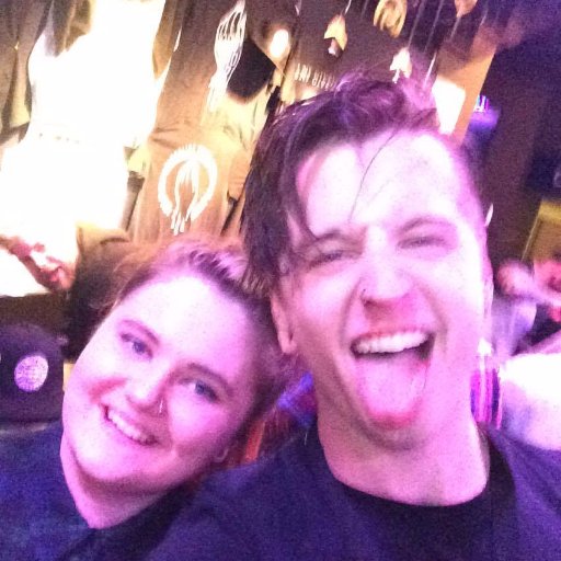 Ellipsyss's profile picture. I'm a fine art student that loves music and going to concerts :D