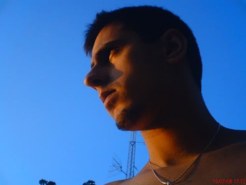 Eu sou seu sonho,
Eu sou seus olhos quando você deve roubar
Eu sou sua dor quando você não pode sentir
Eu sou tudo que voçê nunca Será...