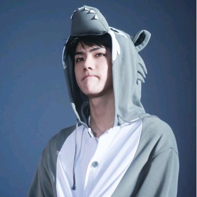 อย่าหัวใจวายเพราะความหล่อของผมนะ:) อยากมีคนให้อ้อนครับ💕
