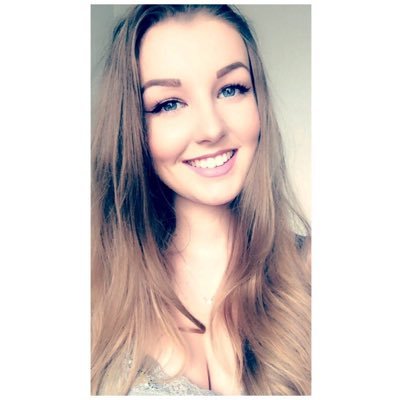 @HollyGshore follows me! ................. Everyone follow this perfect girl! she's amazing & beautiful! hands off, she's mine! from @relqee