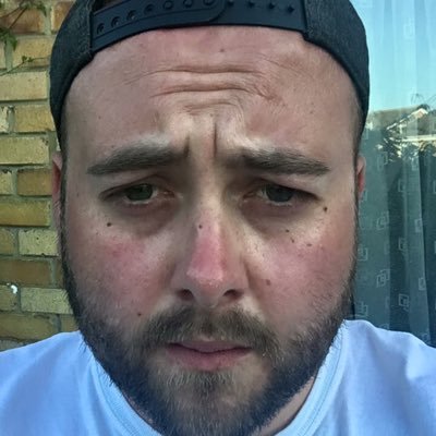 benjaminannis's profile picture. don’t tweet as often as I should but that’s mainly because my thoughts should stay safely trapped inside of myself where they do no harm