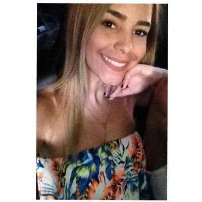 ManuelaPerezB's profile picture. 21. Estudiande de contaduria. Instagram: manuelaperezb