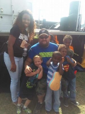 I am Bobby Homegrown Thornton of the Homegrown family..I have been called the hillbilly trap star from the video Yee-Yee but I'm really just a country rapper