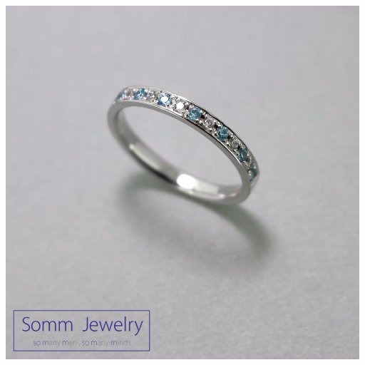 横浜元町のSomm Jewelry(ソムジュエリー)は、結婚指輪・婚約指輪をオリジナルで創ることができる専門店です。
指輪づくりでは、お客様が手作りするプランや、デザイナーに相談してオーダーメイドで作るプランをご用意しております。