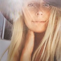 Sarah (@ofthundercastle) 's Twitter Profile