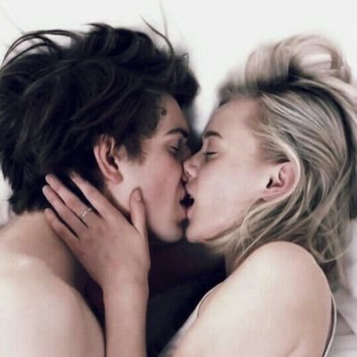 mironovaZz's profile picture. 