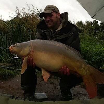 Im Scott im 32.I have a wife and son who mean the world to me.when im not working im fishing whenever i can :D