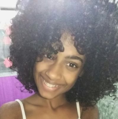 Que as coisas boas se multipliquem. ✌
Carioca, 23 anos, Esposa do Léo⚓
Administração-UNINTER Petrópolis
insta: mcarollina_ /o.mundode_liz
