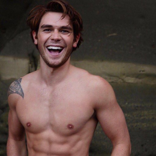 votre source française sur KJ  Apa. Fan account.