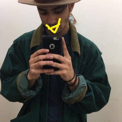 sarainurgirlfon's profile picture. "We can't stop here. This is Bat Country"
