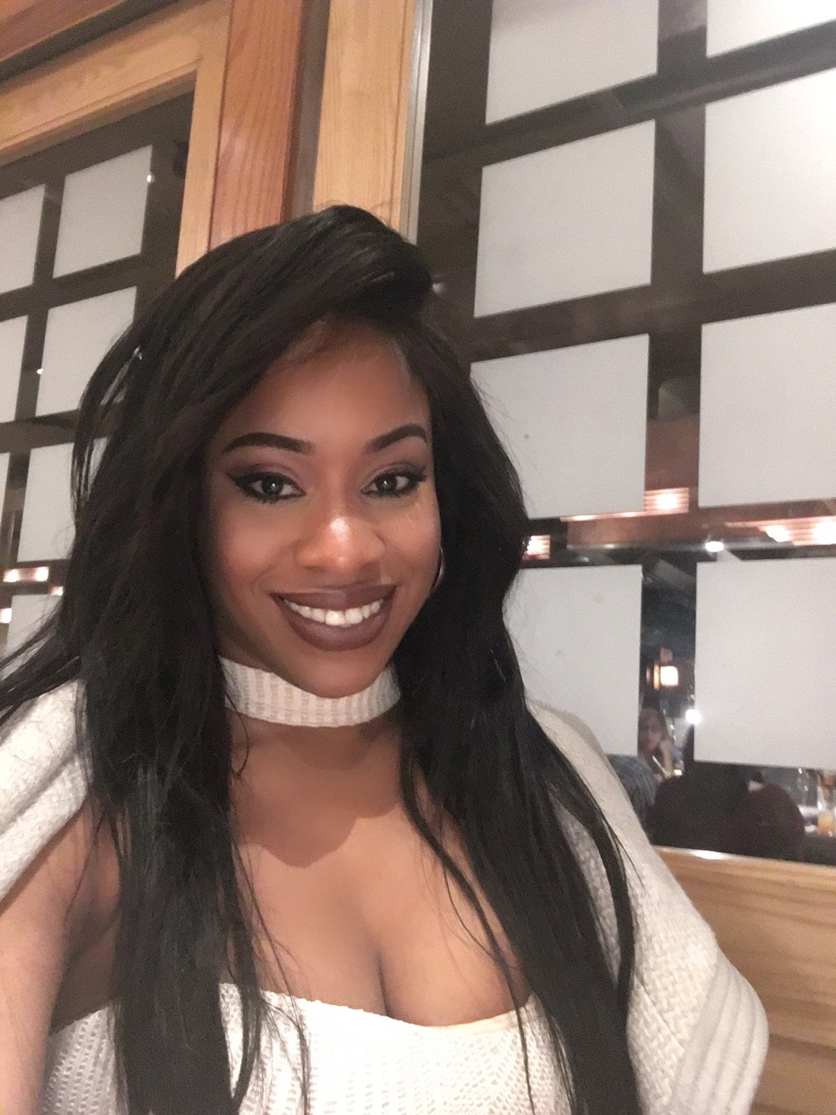 amandajames17's profile picture. A hopeless romantic, makeup artist, love fashion, gym, music, movies and wine oh how I love wine lol...