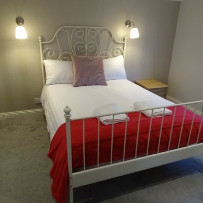 we offer short term apartments from 2 to 30 days very reasonably priced and 10 mins walk from city Dublin City centre