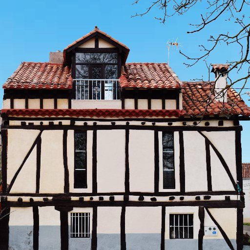 La Casa de la Serenidaad, está ubicada en un paraje privilegiado, muy cerca de Burgos, a escasos kilómetros de los Yacimientos de Atapuerca.