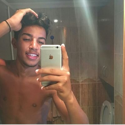 AdnanTayefa's profile picture. Dando guerrita desde el 75 
Hispanomarroqui
Gran futbolista mejor persona 
Disfruta la vida 
Malaguita 
Una de boquerones