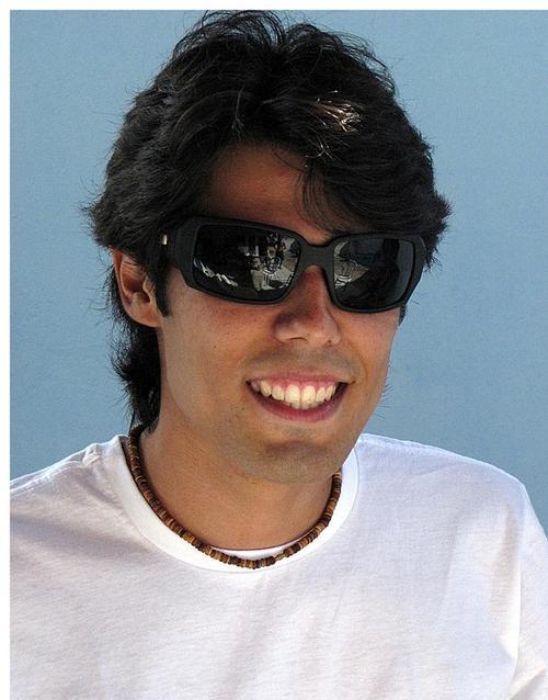 r_izu's profile picture. 