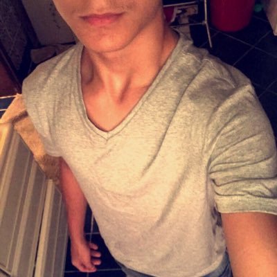 manarovicc's profile picture. Cant describe my life in just 160 characters