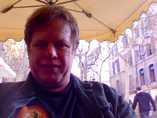 OutsourceTweet's profile picture. 