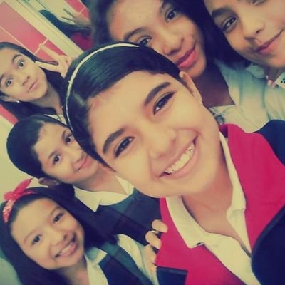 Hi
My name is Susana
Im colombian
I love TWITTER 💓💙