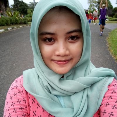 chanduduls's profile picture. Tersenyumlah.