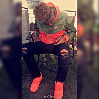 Desss❗️ BEEN The GOAT🕹If it aint beneficial I reply slow💰🔌......ISSA Cannon😈