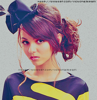 Hi! i'm not Vic! I'm just a fan :) If u love Vic, Follow me :D (3rd twitter dedicated to her) :)