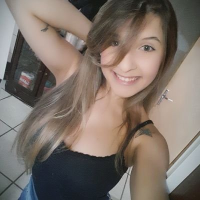 snap: dedehalmeidaa
Insta: debsalmeeida_ || Não deixe seus sonhos acontecerem somente de olhos fechados, enquanto você não corre atrás tudo isso é só ilusão.