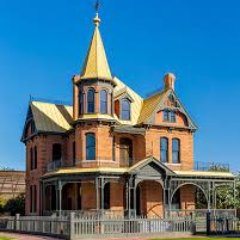 The Phoenix Historic Neighborhoods Coalition works to bring together preservationists from Phoenix's 35 historic neighborhoods and across the State of Arizona.