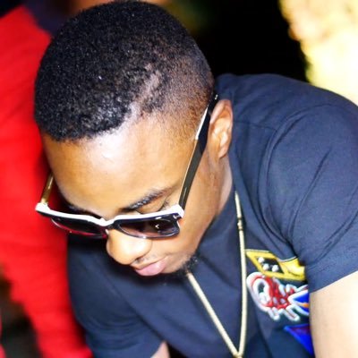 RayyHillz's profile picture. I make #HITS...I'm Calm & Collective $$...I'm #Wavey & #MOEtivated Fuck Bitches #M.O.E Raww $$ Ny- Az- Ga