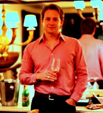 freelance event manager - venues, business development and corporate wine tasting host.  A lover & consumer of all foods.