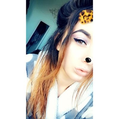 bethfoxxx's profile picture. snapchat; b_eth23 👻