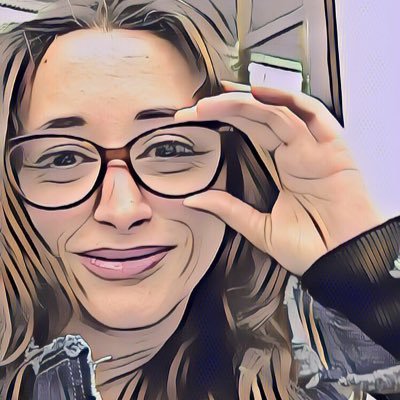 #journalist🕵🏼♀️ #storyteller📝 #iphonographer📱 #business📈 #fitness💪🏼 #travels👣 #Bilingual 🇨🇱🇬🇧 #EDI 🎯