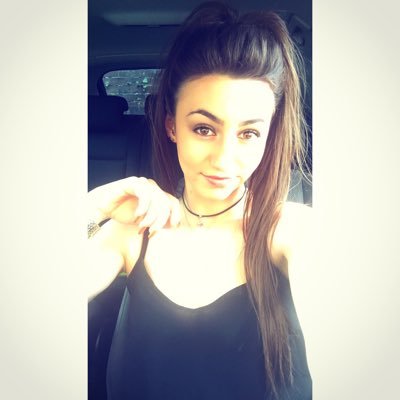 ashleighlhxx's profile picture. 