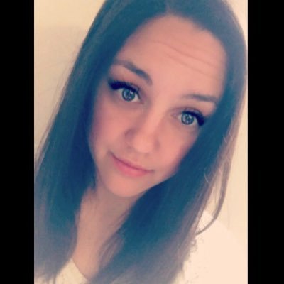 daniellaberdusc's profile picture. I tell bad chemistry jokes because all the good ones Argon